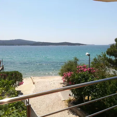 Apartment Seaside Zaboric Exterior photo