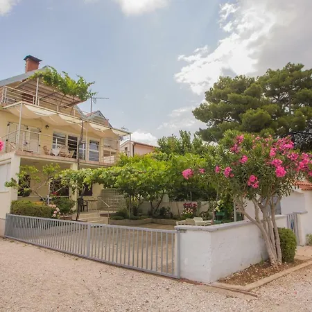 Apartment Seaside Zaboric Exterior photo