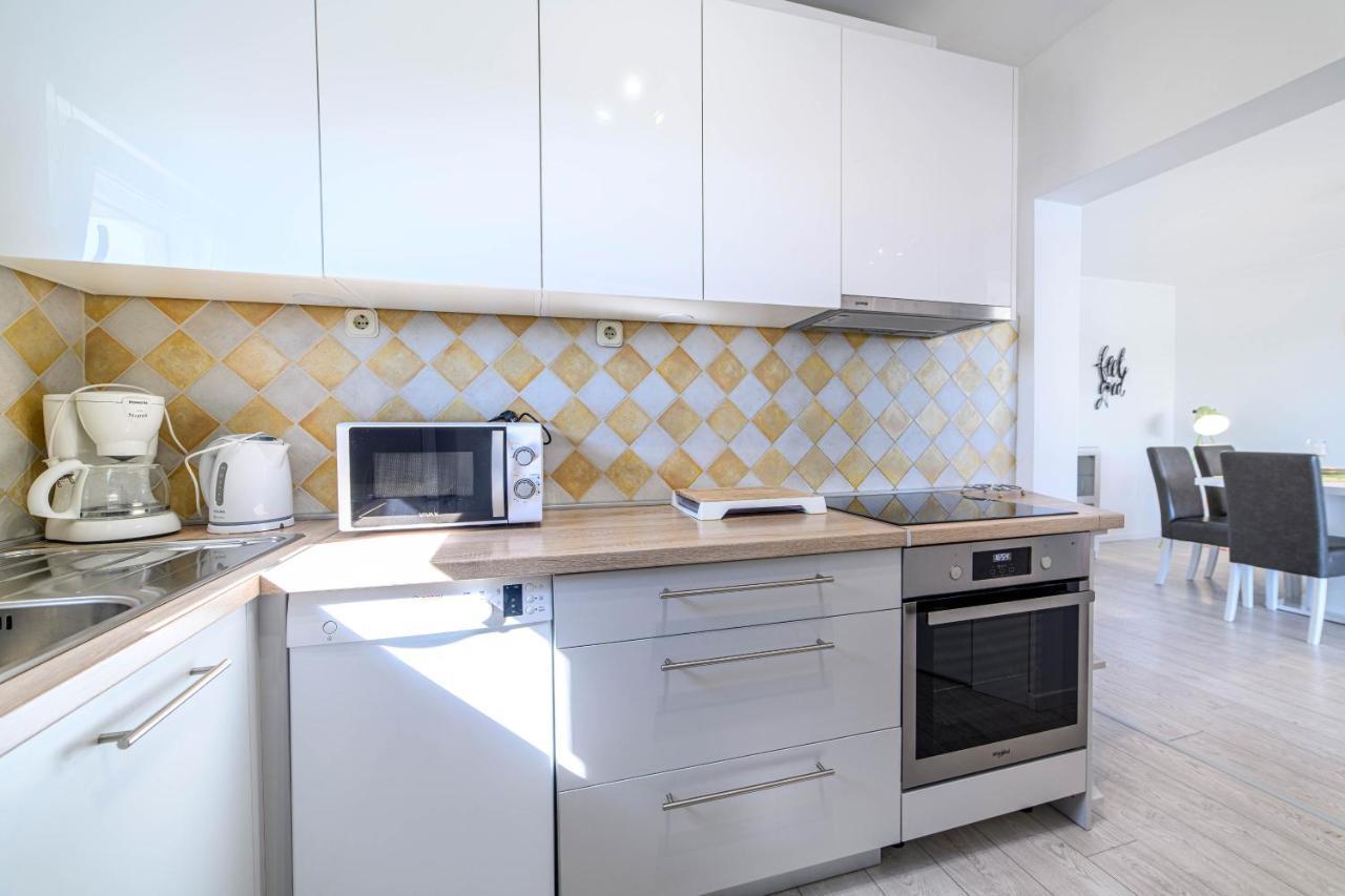 Seaside Apartman *