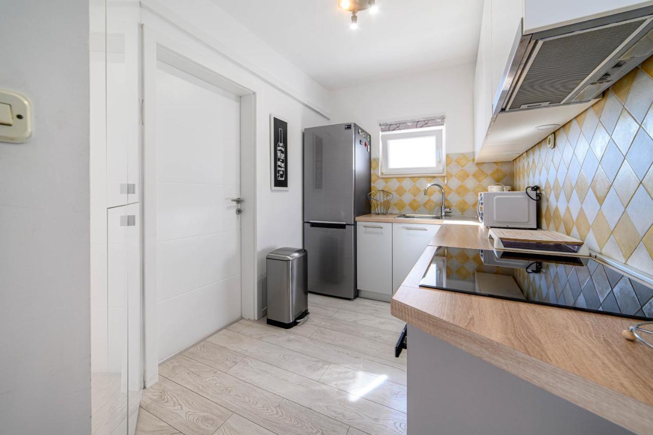 Apartment Seaside Zaboric
