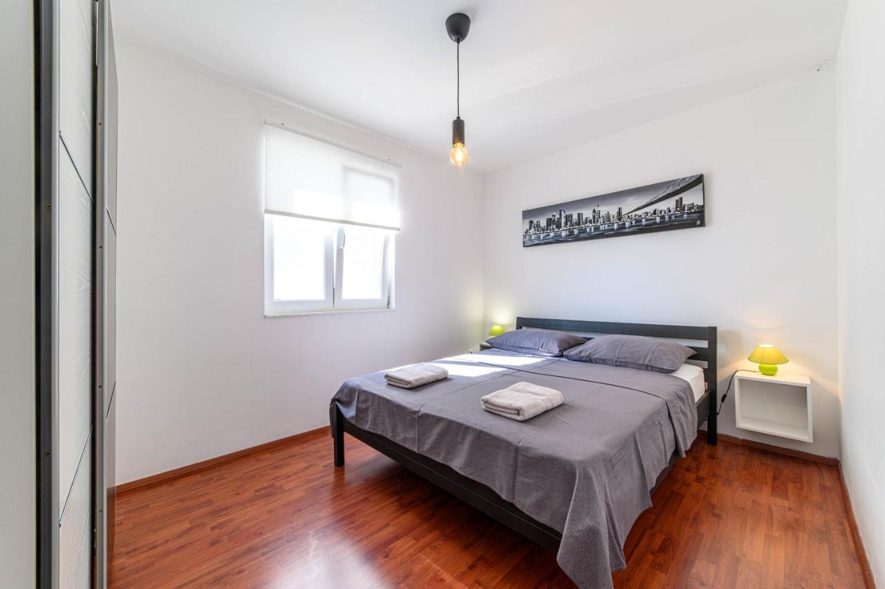 Seaside Apartman *
